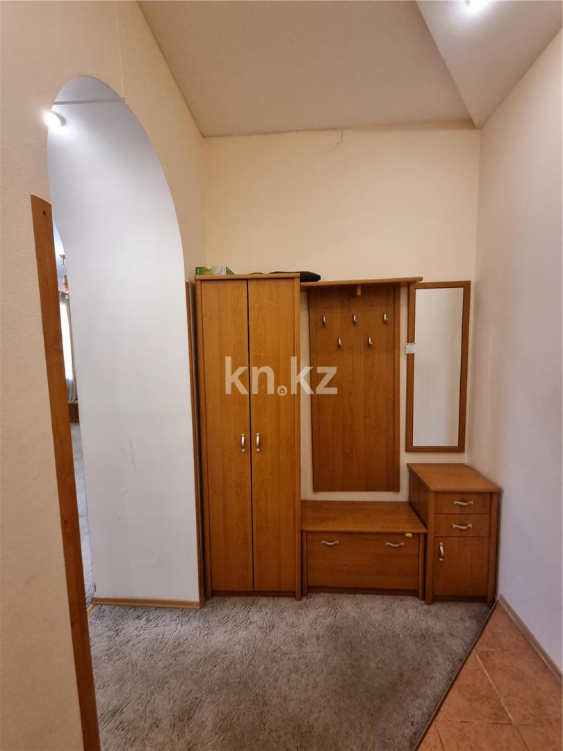 Продажа 1-комнатной квартиры, 52 м², ул. Абая, дом  38 в Караганде - фото 8