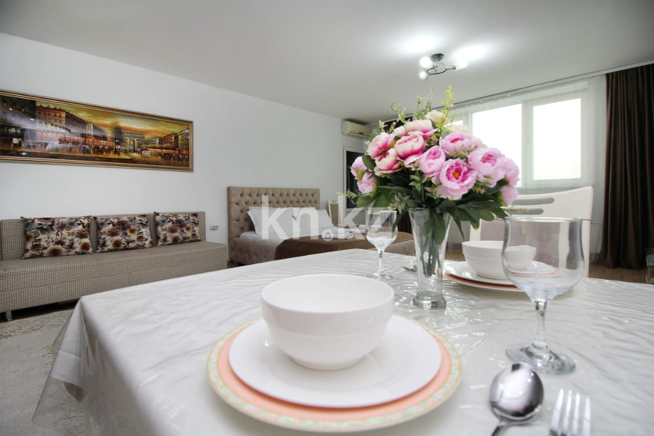 Аренда 1-комнатной квартиры посуточно, 50 м², ул. Хусаинова, дом  225 - ул. Ескараева в Алматы - фото 8