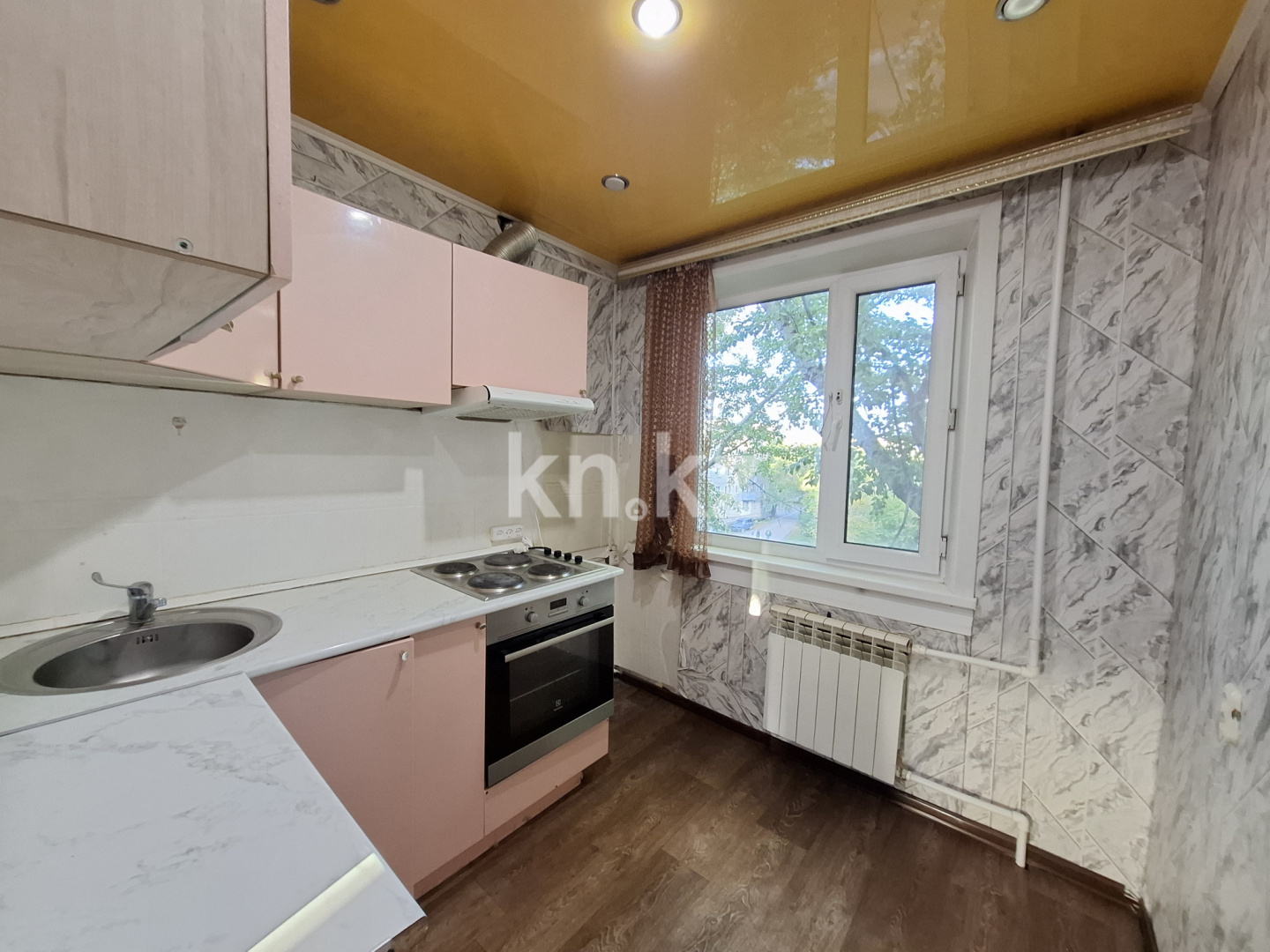 Продажа 3-комнатной квартиры, 62 м², мкр-н 16, дом  49 в Караганде