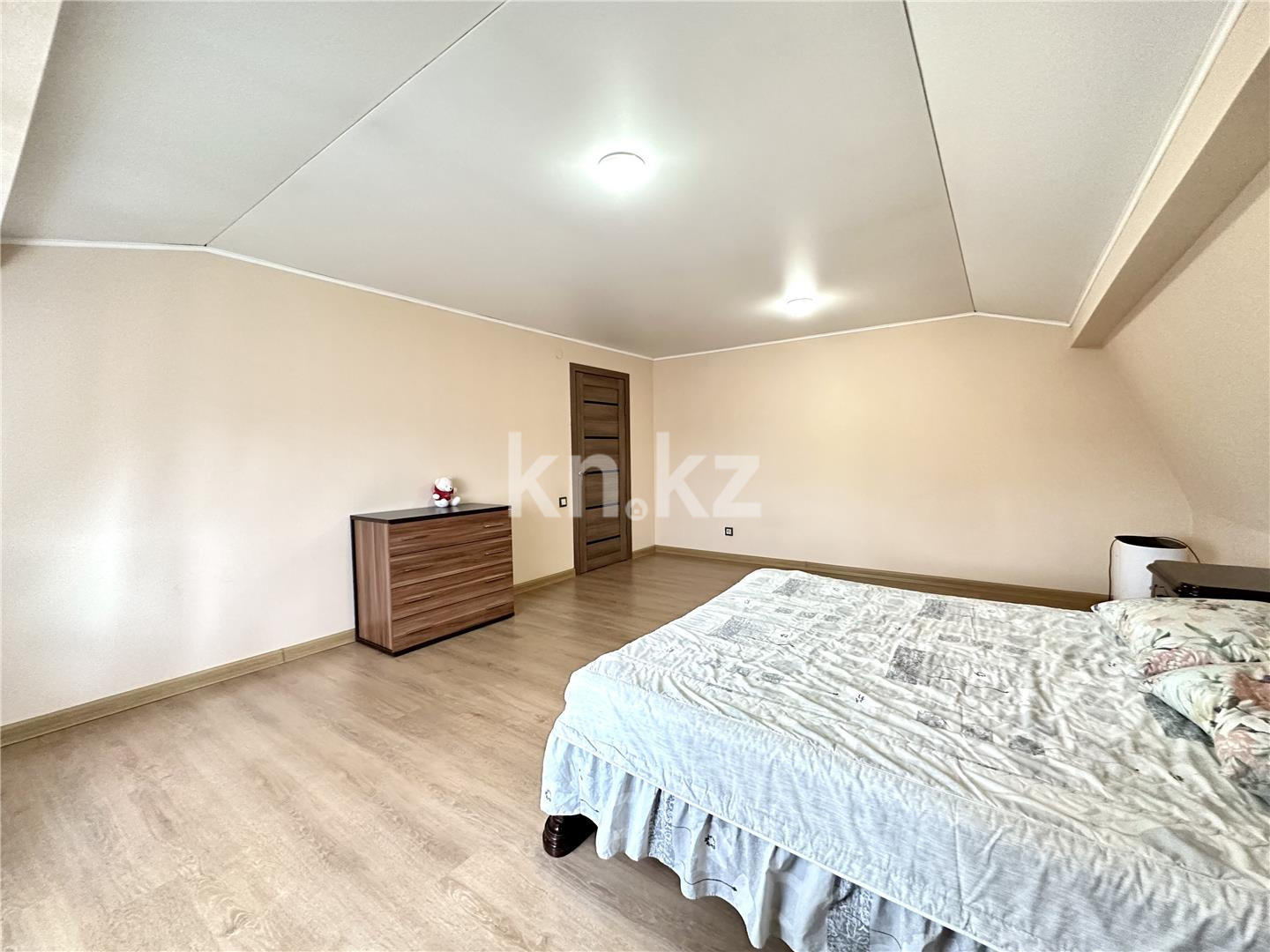 Продажа 6-комнатного дома, 400.7 м², ул. Жанибекова в Караганде - фото 16