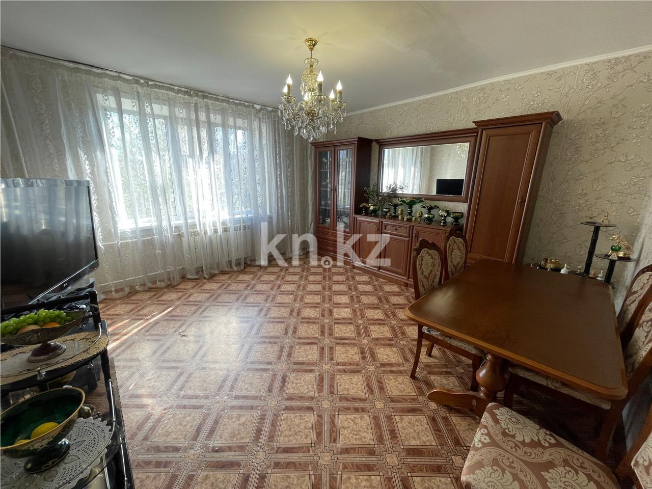 Продажа 3-комнатной квартиры, 72 м², ул. Сатыбалдина в Караганде