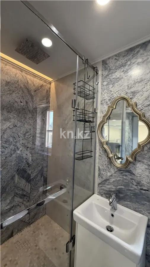 Продажа 4-комнатной квартиры, 115 м², мкр-н Самал-1, дом  32 в Алматы - фото 4