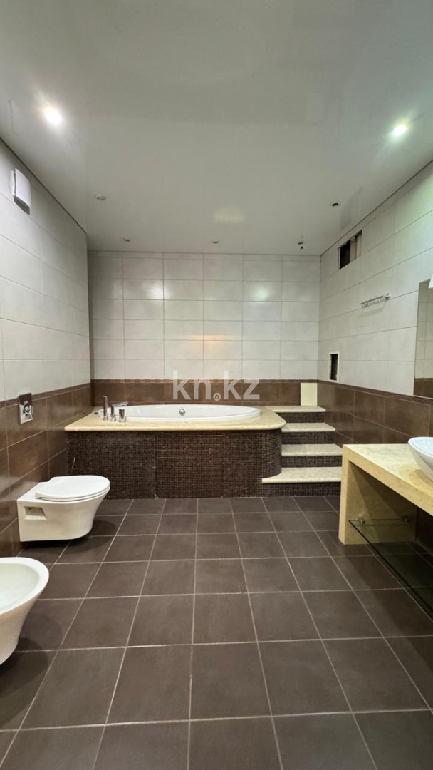 Продажа 4-комнатной квартиры, 252 м², ул. Шукшина в Алматы - фото 20