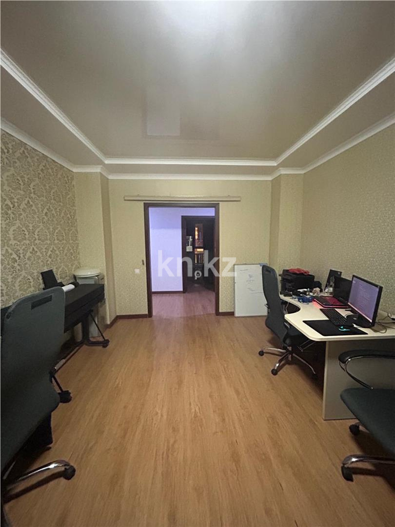 Продажа 4-комнатной квартиры, 106 м², пр. Мангилик Ел в Астане