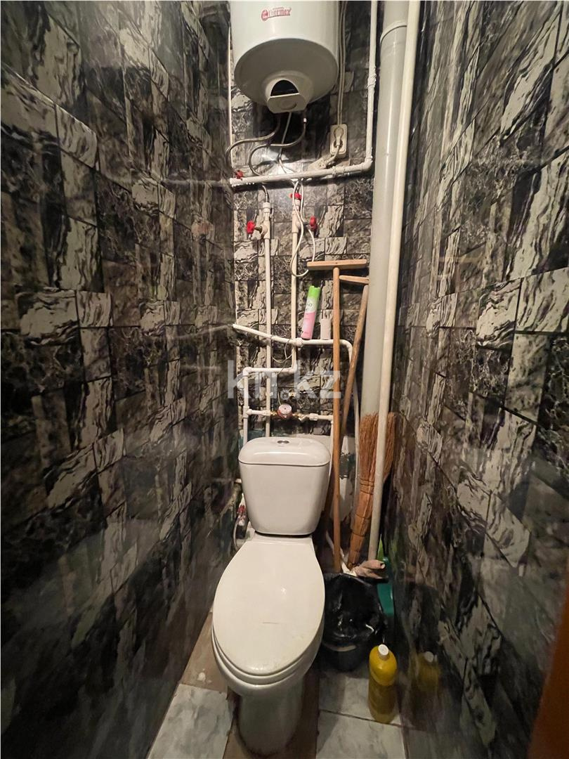 Продажа 3-комнатной квартиры, 48 м², мкр-н 15, дом  3а в Караганде - фото 6