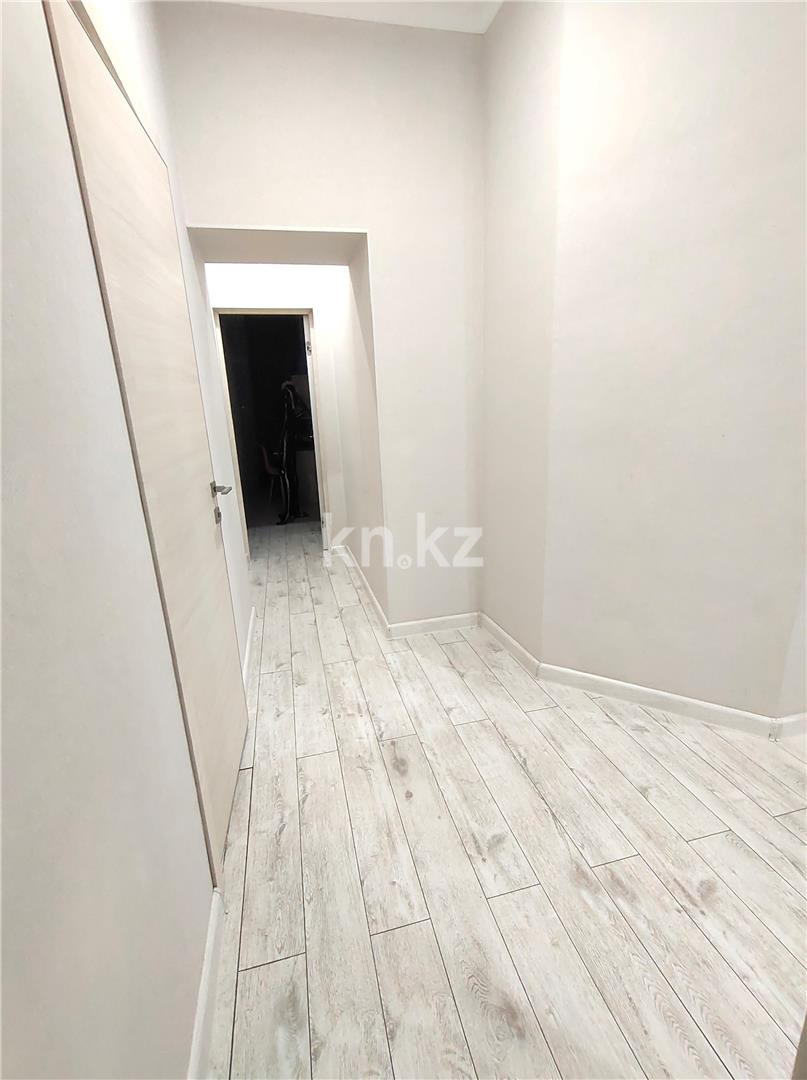 Продажа 3-комнатной квартиры, 74 м², мкр-н Степной-3, дом  1/10 в Караганде - фото 19