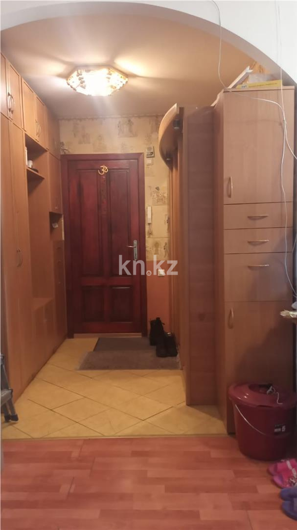 Продажа 4-комнатной квартиры, 80 м², пр. Бухар-жырау в Караганде - фото 9