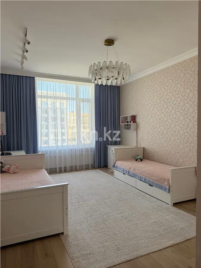 Продажа 4-комнатной квартиры, 137 м², ул. Керей, Жанибек хандар, дом  50 в Астане - фото 4