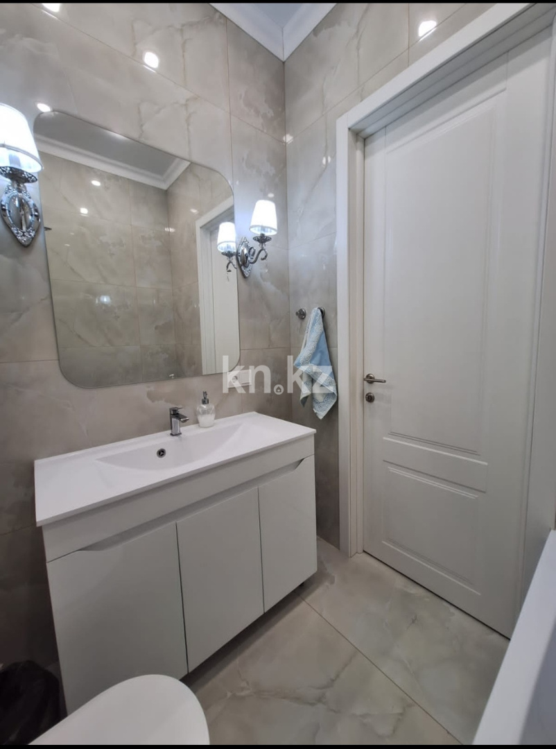 Продажа 3-комнатной квартиры, 90 м², пр. Республики, дом  23/2 в Караганде - фото 10