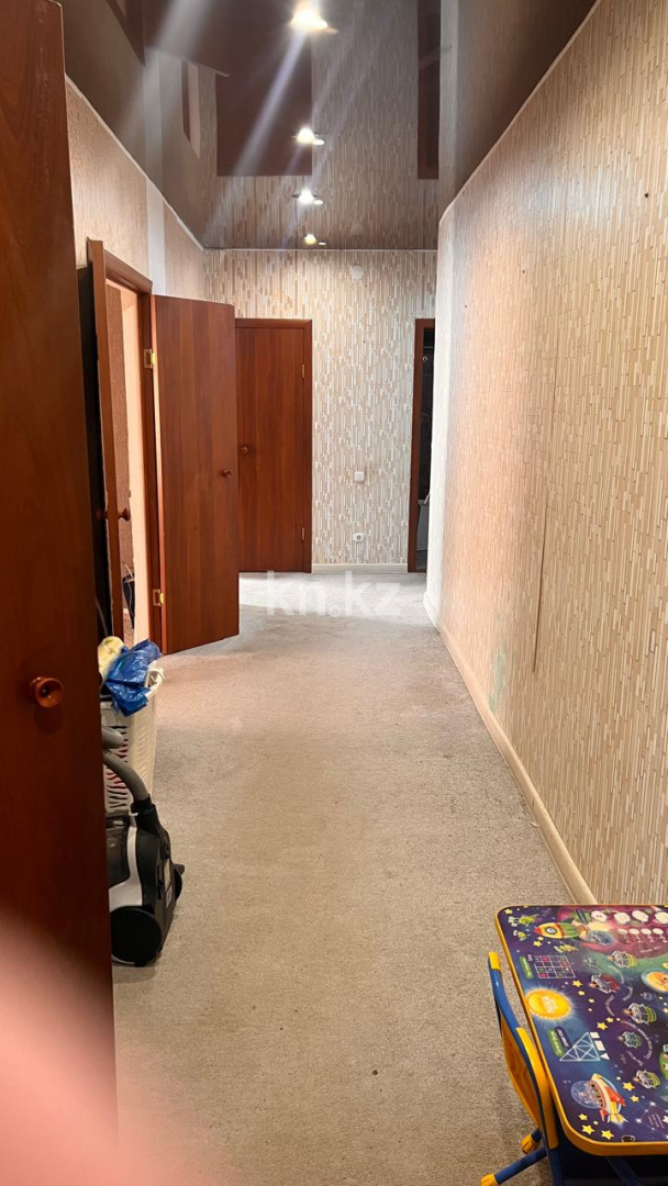 Продажа 3-комнатной квартиры, 90 м², пр. Шахтеров, дом  60 в Караганде - фото 5