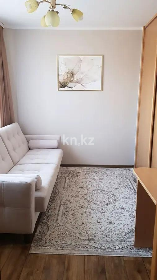 Продажа 3-комнатной квартиры, 48 м², мкр-н 17, дом  49 в Караганде - фото 3