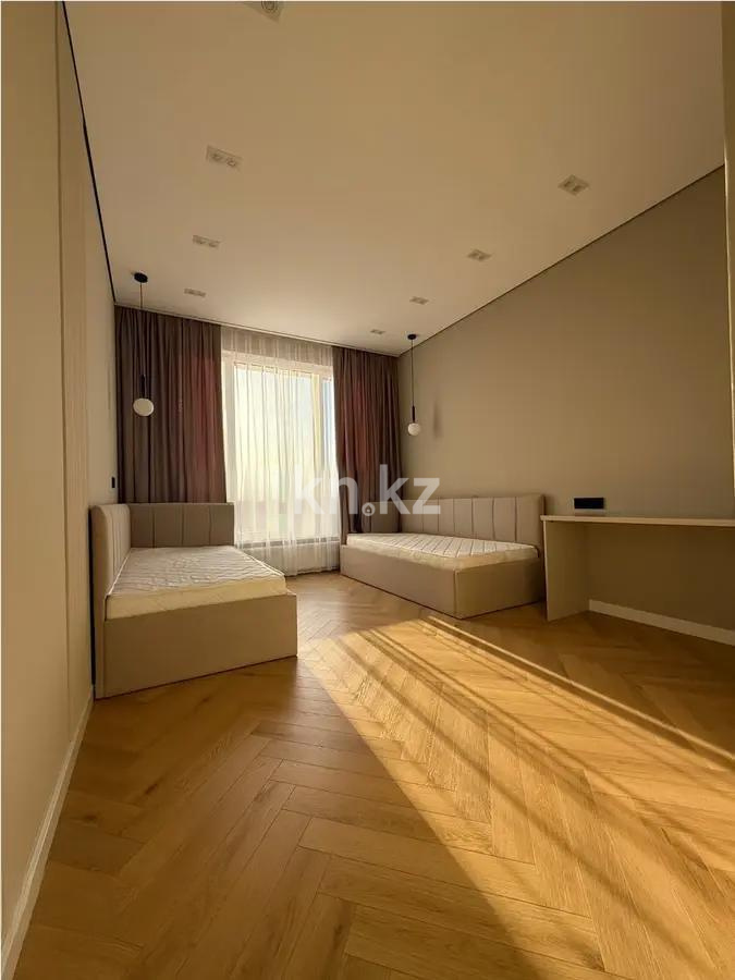 Продажа 3-комнатной квартиры, 82 м², ул. Розыбакиева, дом  197/2 в Алматы - фото 2