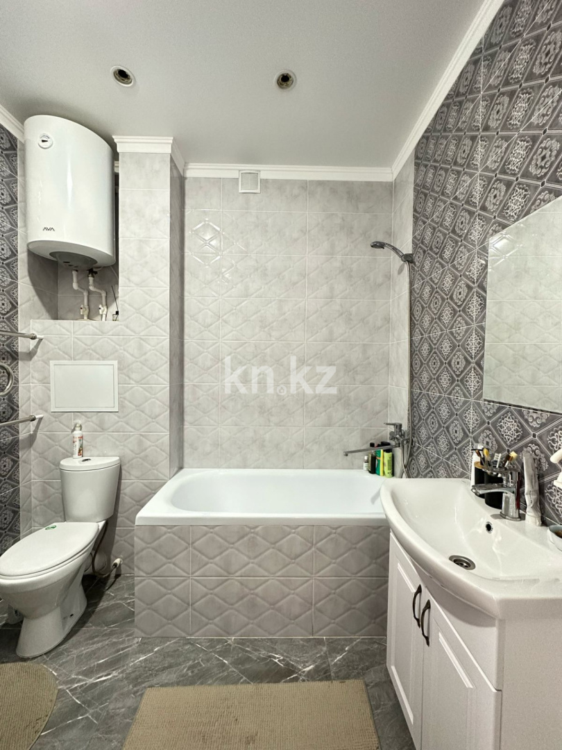 Продажа 2-комнатной квартиры, 73 м², ул. Муканова, дом  1/9 в Караганде - фото 8