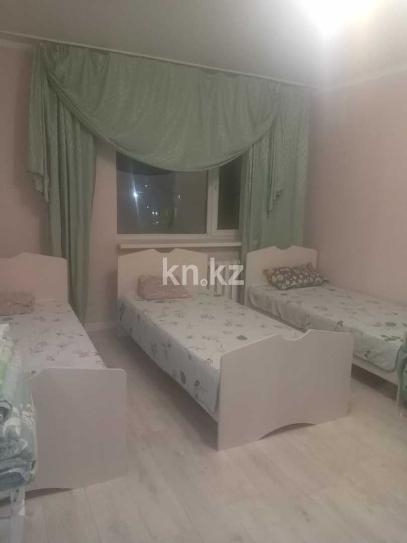 Аренда 8-комнатного дома, 300 м², ул. Кунгей, дом  1 в Караганде - фото 3