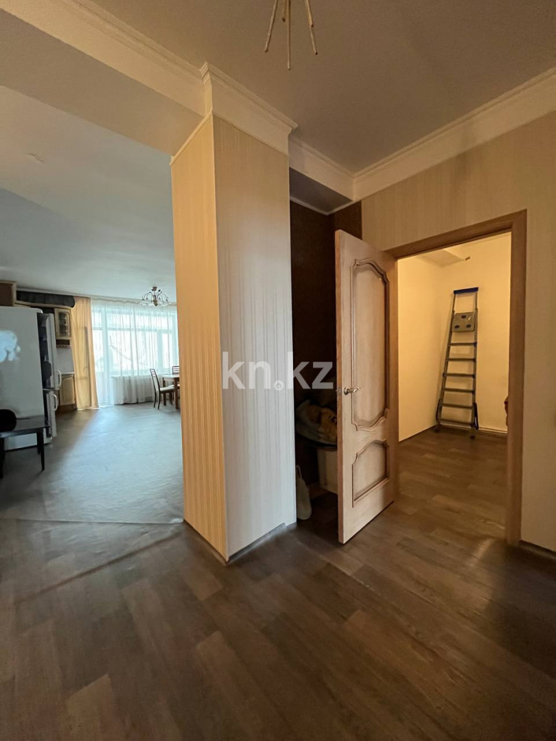 Продажа 4-комнатной квартиры, 136 м², ул. Аманжолова, дом  65/4 в Караганде - фото 16