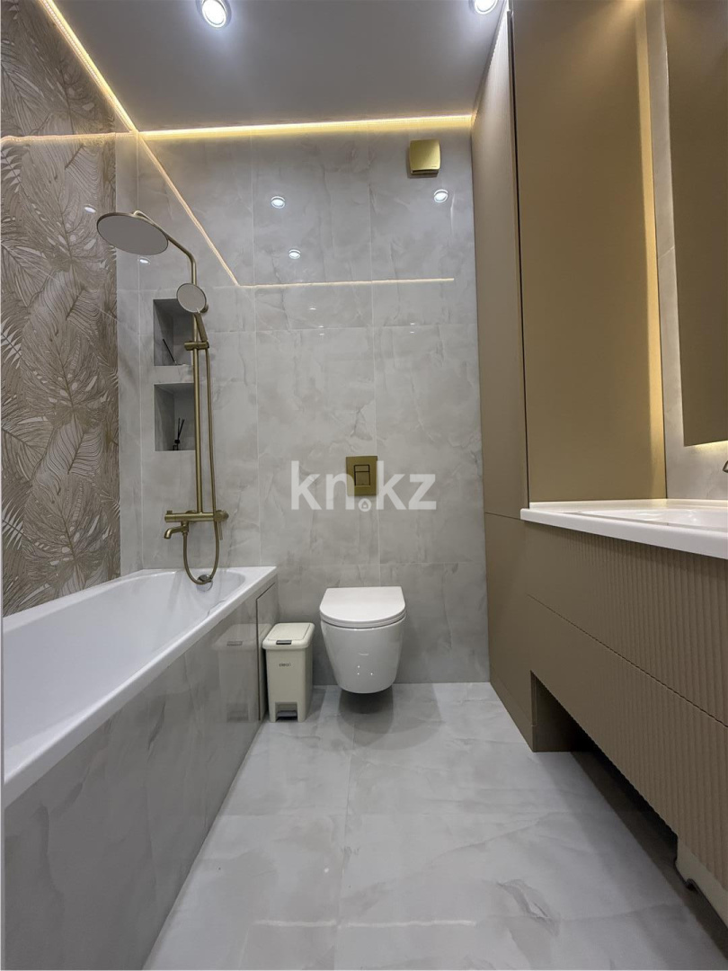 Продажа 3-комнатной квартиры, 87 м² в Караганде - фото 17