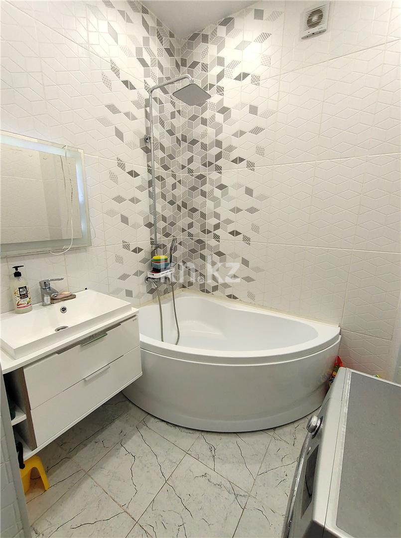 Продажа 3-комнатной квартиры, 74 м², мкр-н Степной-3, дом  1/10 в Караганде - фото 15