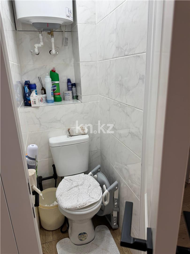 Продажа 3-комнатной квартиры, 63 м², мкр-н 23 в Караганде - фото 13