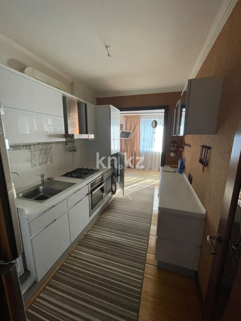 Аренда 3-комнатной квартиры, 75 м², ул. Мынбаева, дом  47 - ул. Ауэзова в Алматы