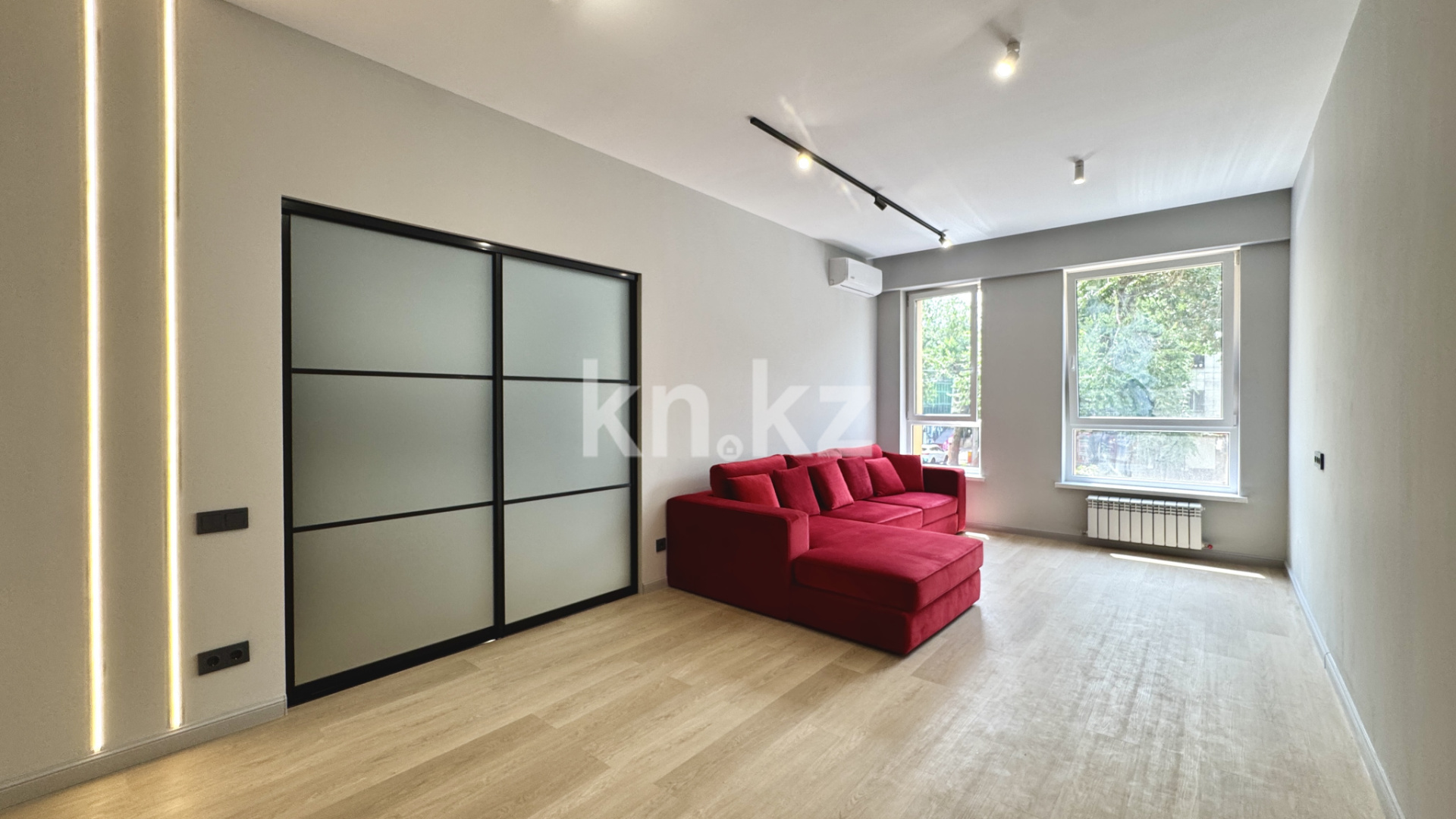 Продажа 2-комнатной квартиры, 72.5 м², Сейфуллина в Алматы - фото 2