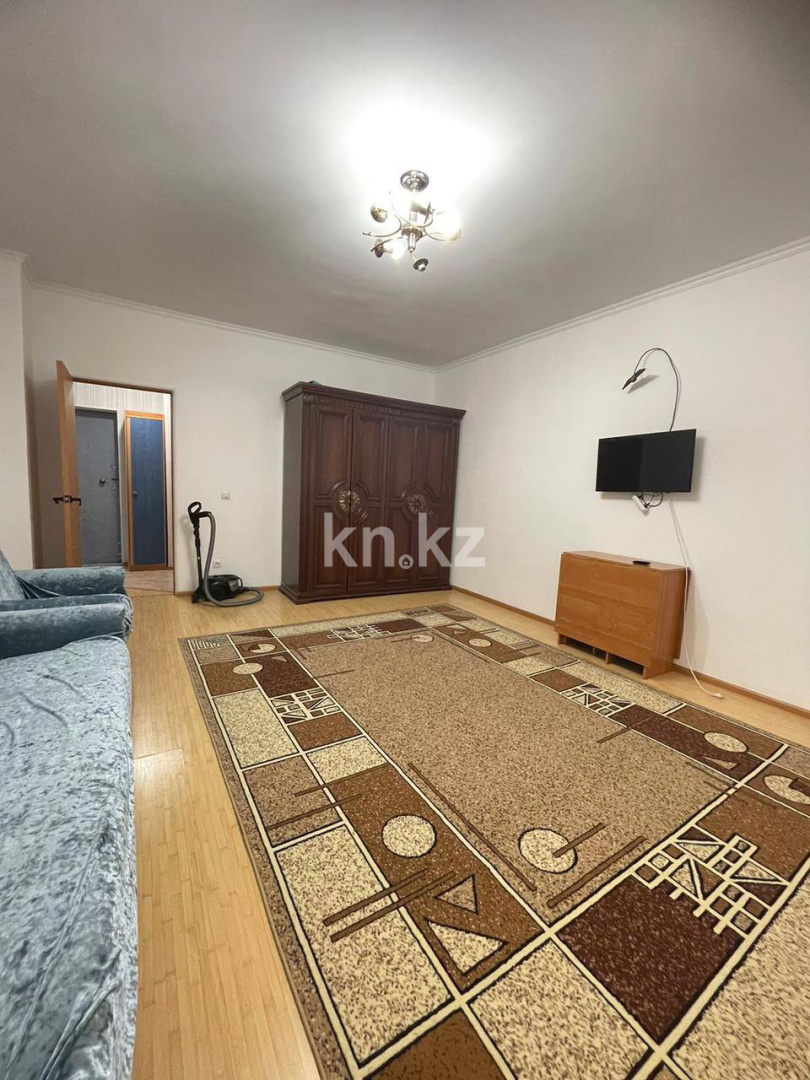 Аренда 1-комнатной квартиры, 37 м² в Астане