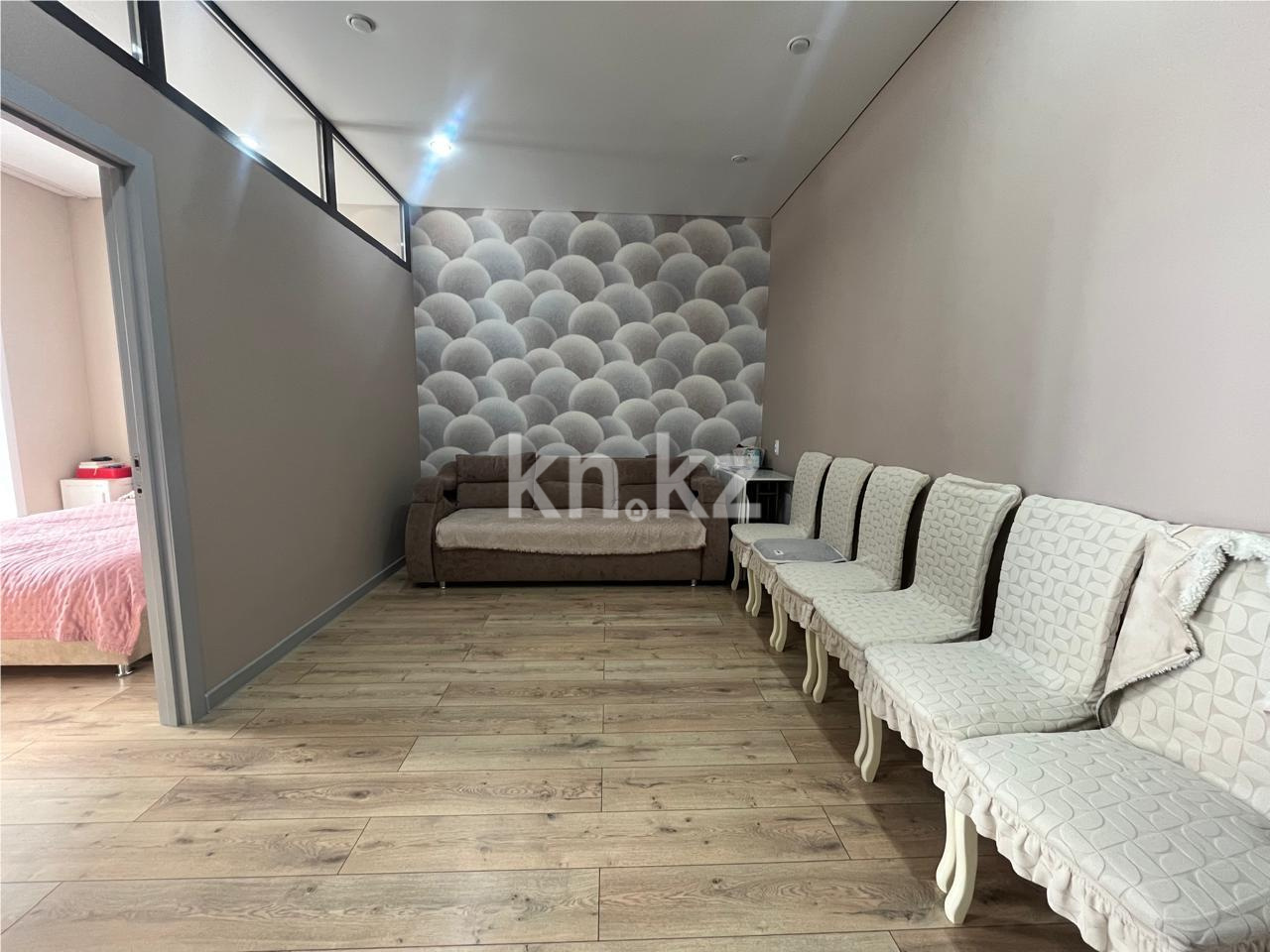 Продажа 1-комнатной квартиры, 46 м², ул. Университетская, дом  28/19 в Караганде - фото 2