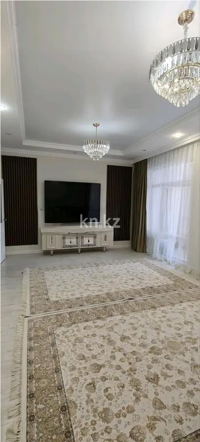 Продажа 4-комнатной квартиры, 140 м², ул. Муканова, дом  1/9 в Караганде