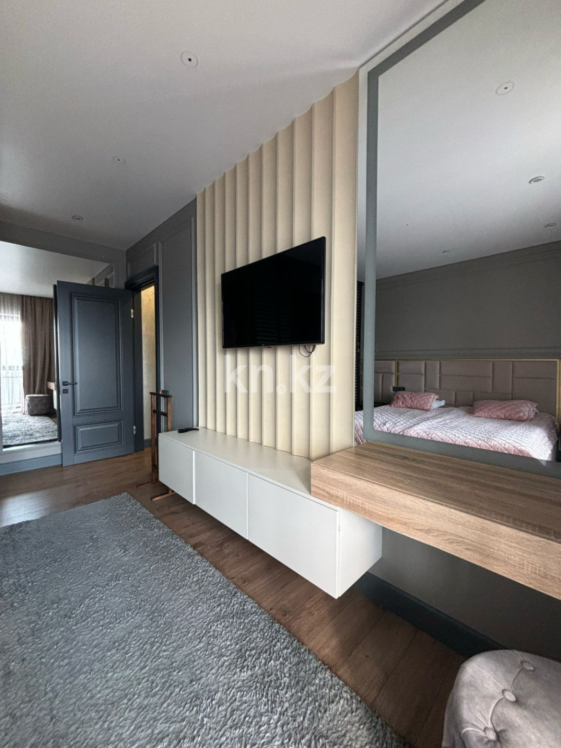 Продажа 4-комнатной квартиры, 107 м², пр. Шахтеров, дом  52б в Караганде - фото 3