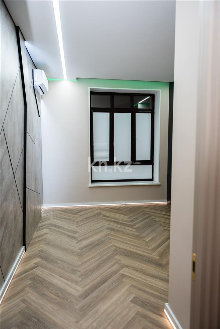 Продажа 6-комнатной квартиры, 345 м², ул. Муканова, дом  53 в Караганде - фото 26