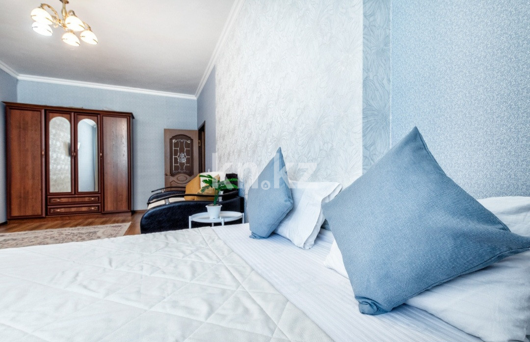 Аренда 1-комнатной квартиры посуточно, 46 м², ул. Бектурова, дом  1 в Астане - фото 2