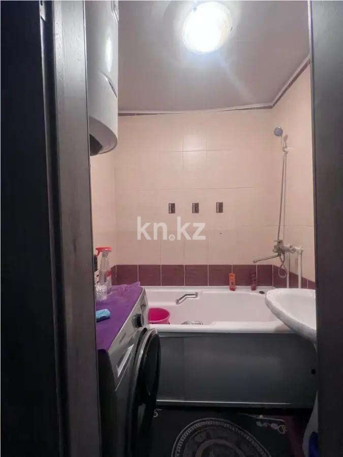 Продажа 3-комнатной квартиры, 60 м², мкр. Восток-2, дом  7 в Караганде - фото 6