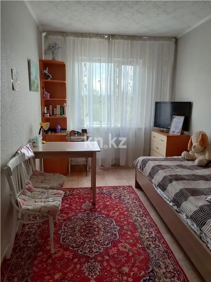 Продажа 3-комнатной квартиры, 63 м², 14 мкр., дом  38 в Караганде - фото 2