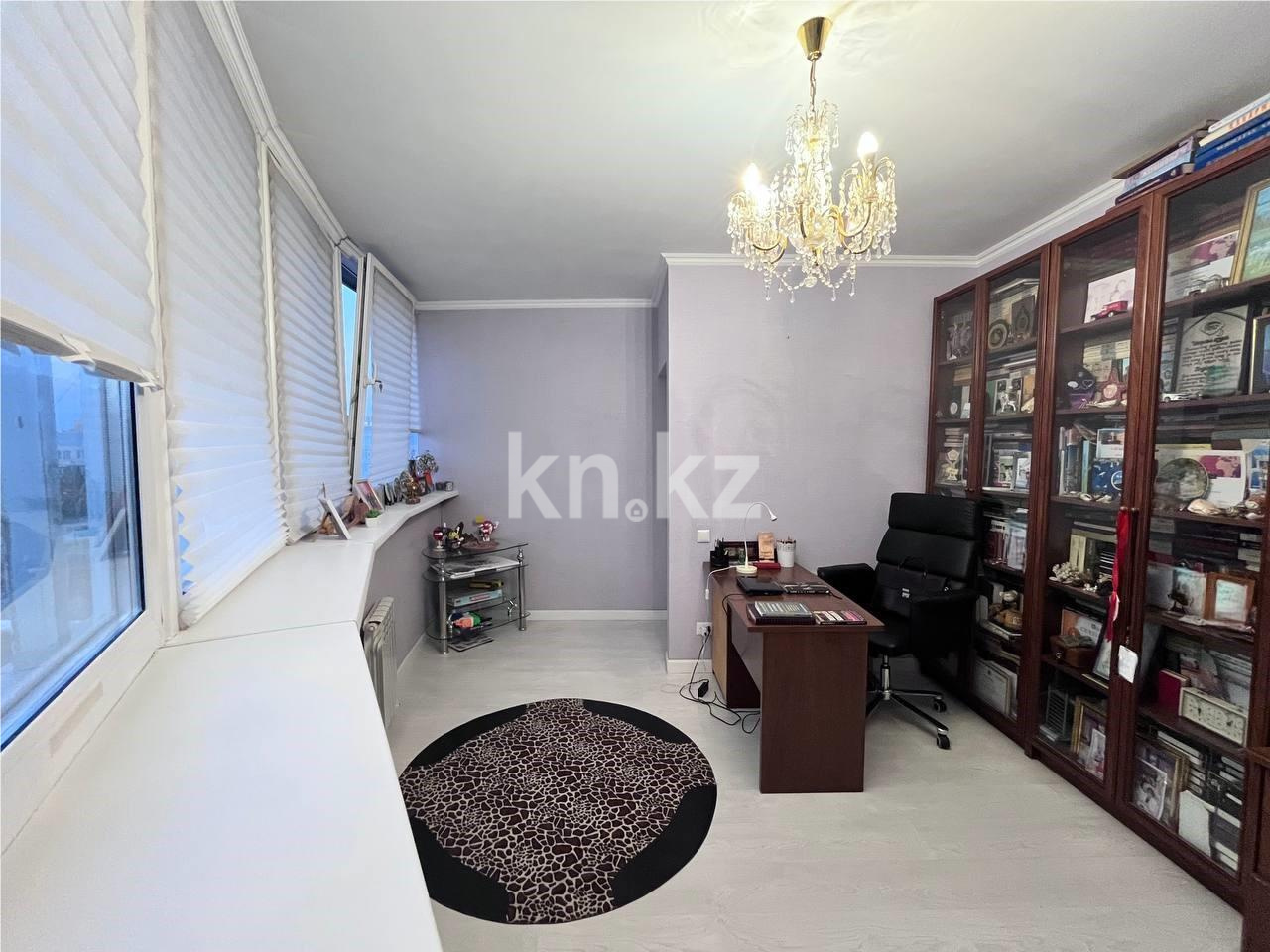 Продажа 4-комнатной квартиры, 136 м², пр. Шахтеров в Караганде - фото 14