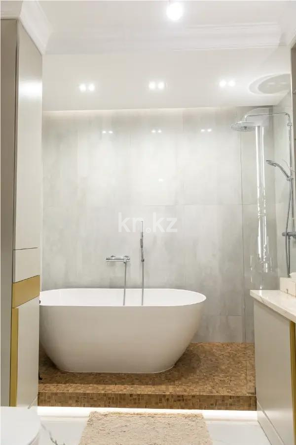 Продажа 3-комнатной квартиры, 130.4 м² в Астане - фото 4