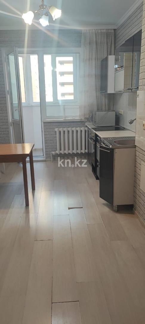 Аренда 3-комнатной квартиры, 90 м² в Астане