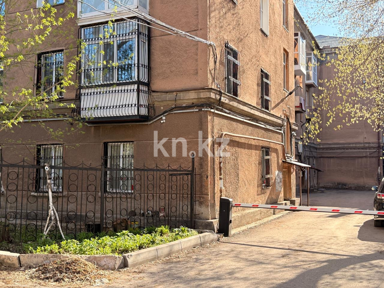 Продажа 4-комнатной квартиры, 98 м² в Караганде