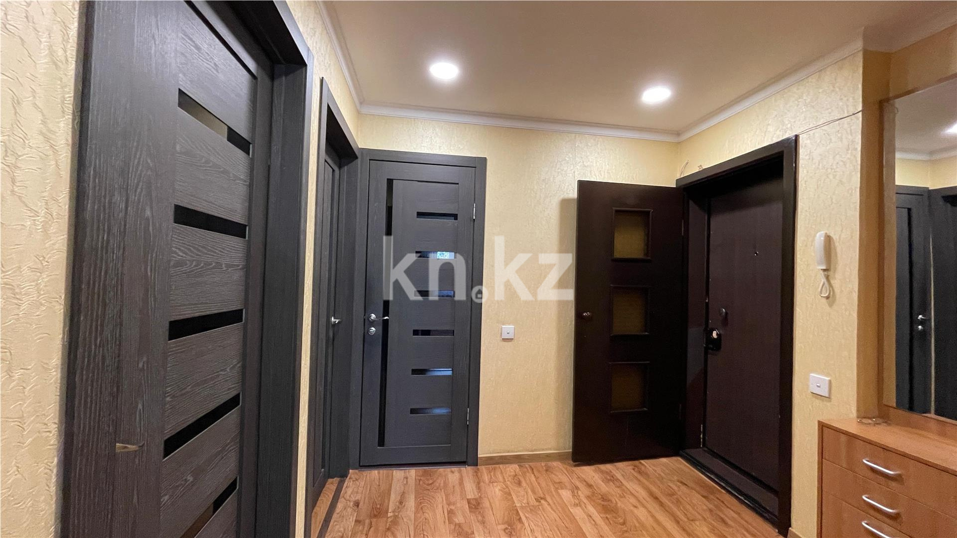 Продажа 3-комнатной квартиры, 61 м², мкр-н 15 в Караганде - фото 18