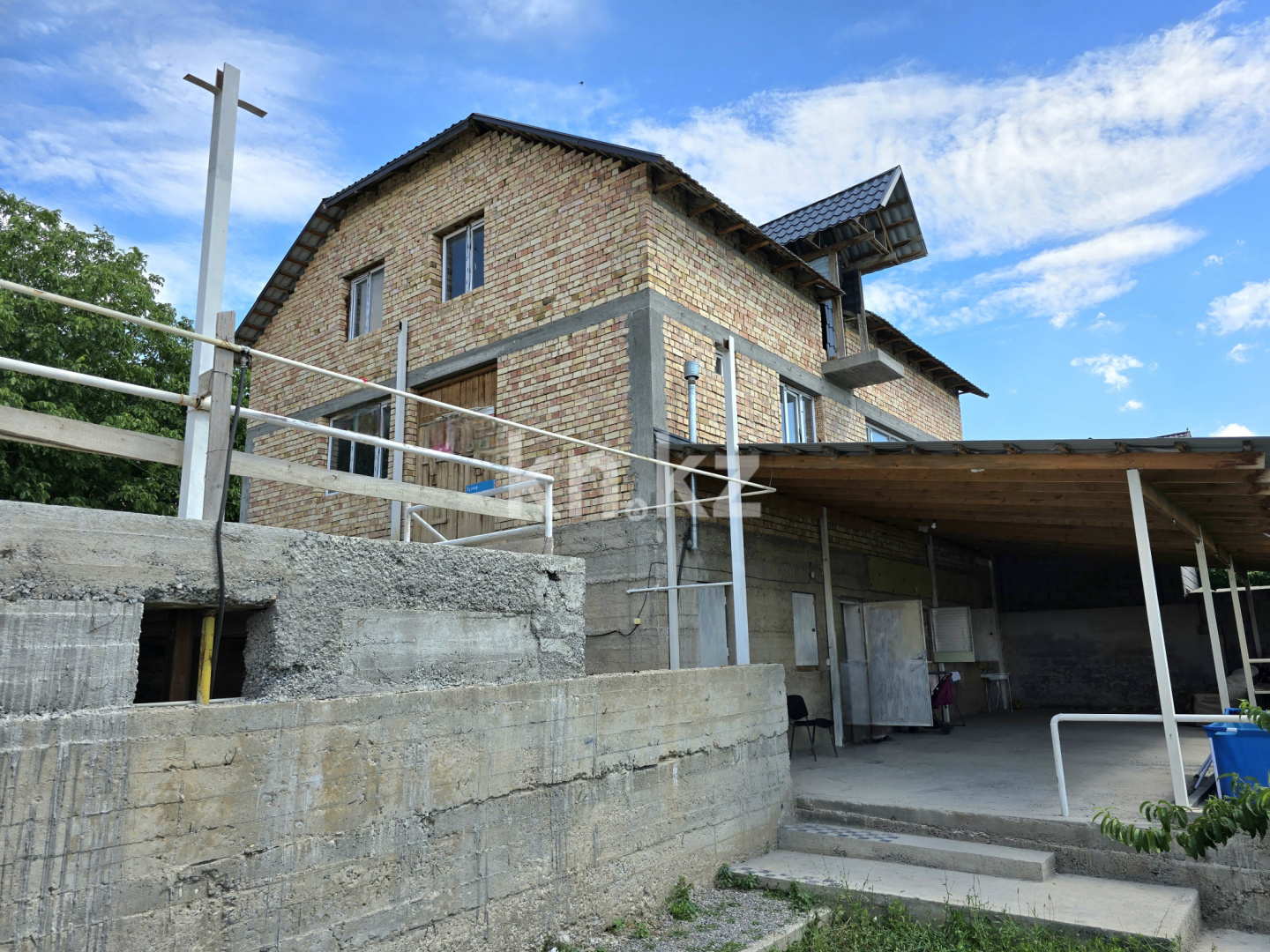 Продажа 7-комнатного дома, 280 м², ул. Тулпар, дом  1051 в Шымкенте