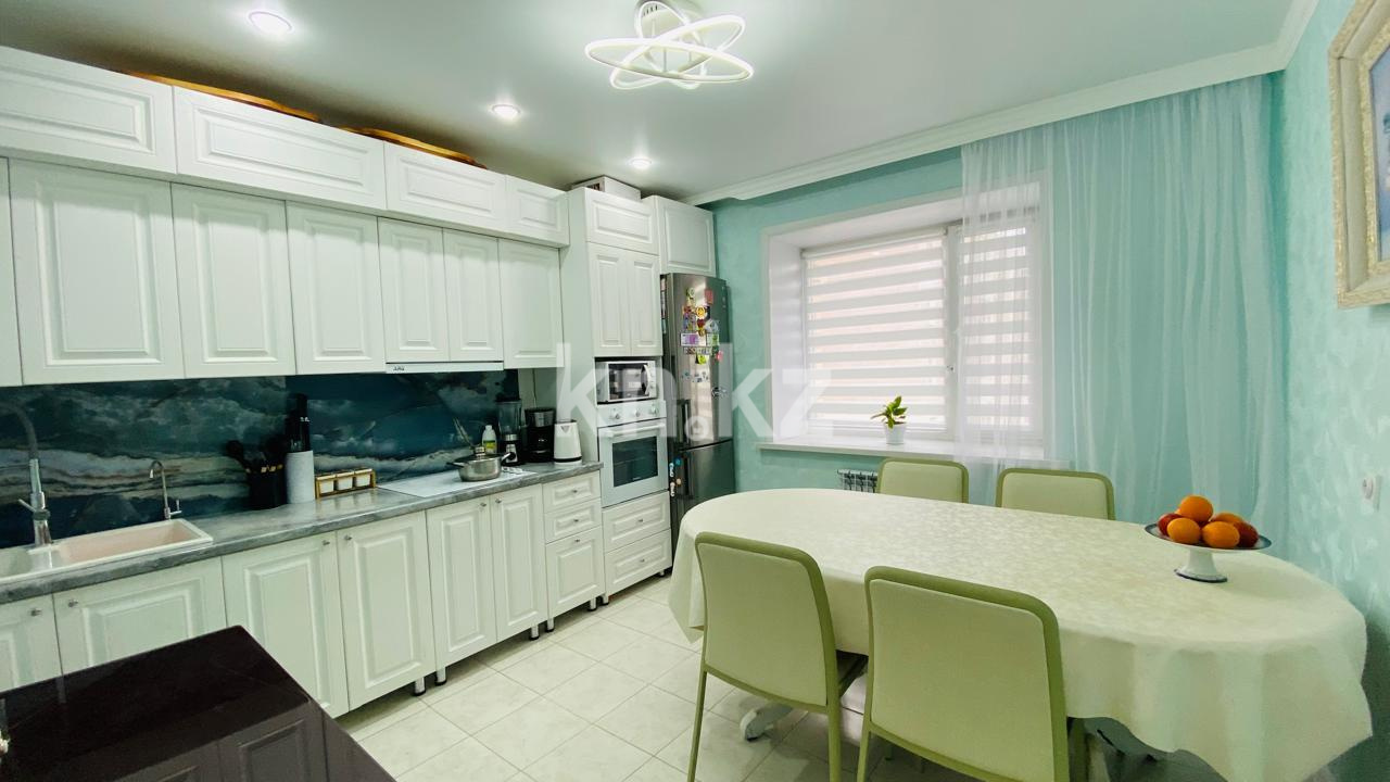 Продажа 4-комнатной квартиры, 110 м², ул. Муканова в Караганде - фото 19