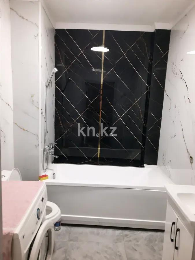 Продажа 3-комнатной квартиры, 62 м², 20 мкр., дом  38 в Алматы - фото 2