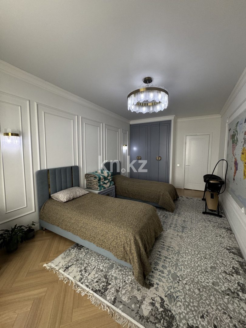 Продажа 3-комнатной квартиры, 111 м², ул. Утеген батыра, дом  11В в Алматы - фото 6