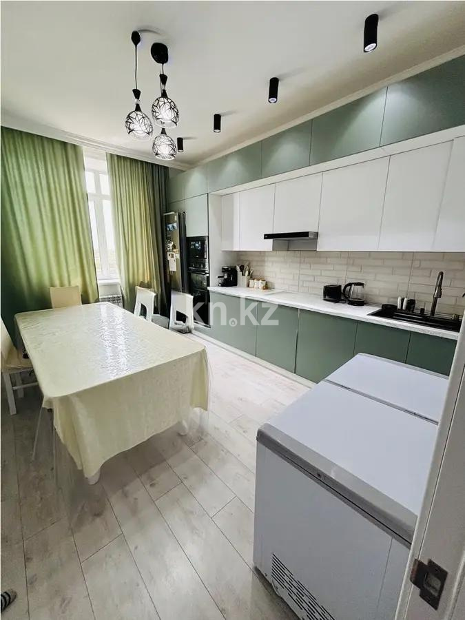 Продажа 3-комнатной квартиры, 95 м², ул. Муканова, дом  1/9 в Караганде - фото 5