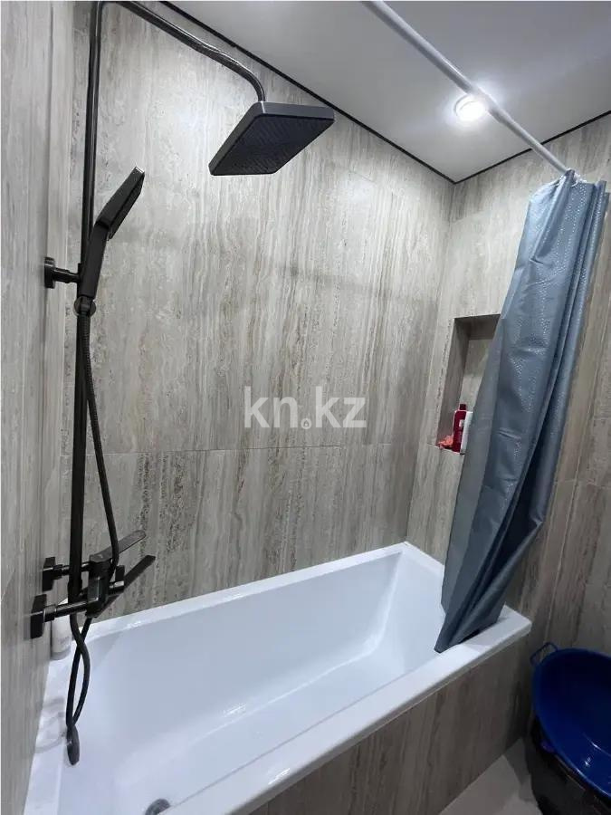 Продажа 3-комнатной квартиры, 71.2 м², ул. Жолымбет, дом  42/5 в Алматы - фото 4