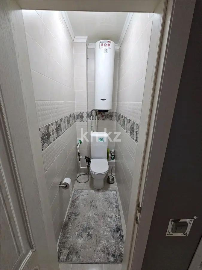 Продажа 2-комнатной квартиры, 70 м², ул. Момышулы, дом  24 в Караганде - фото 5