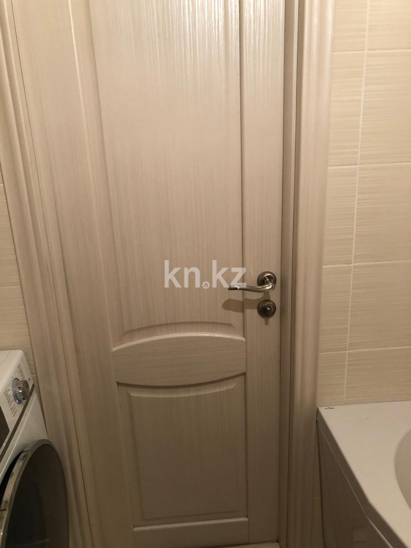 Продажа 1-комнатной квартиры, 32 м², ул. Муканова, дом  12/2 в Караганде - фото 7