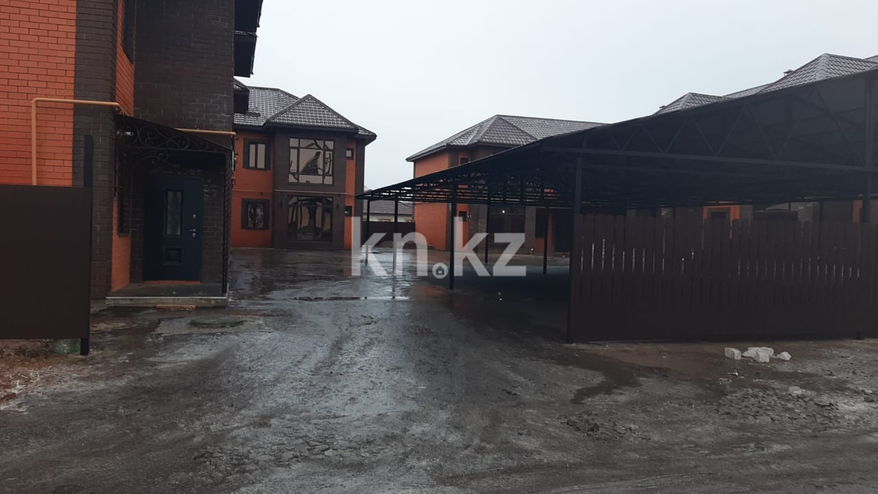 Продажа 4-комнатной квартиры, 116 м², ул. Ихсанова в Уральске