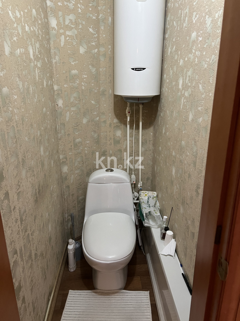 Продажа 3-комнатной квартиры, 59 м², ул. Аманжолова, дом  71 в Караганде - фото 4