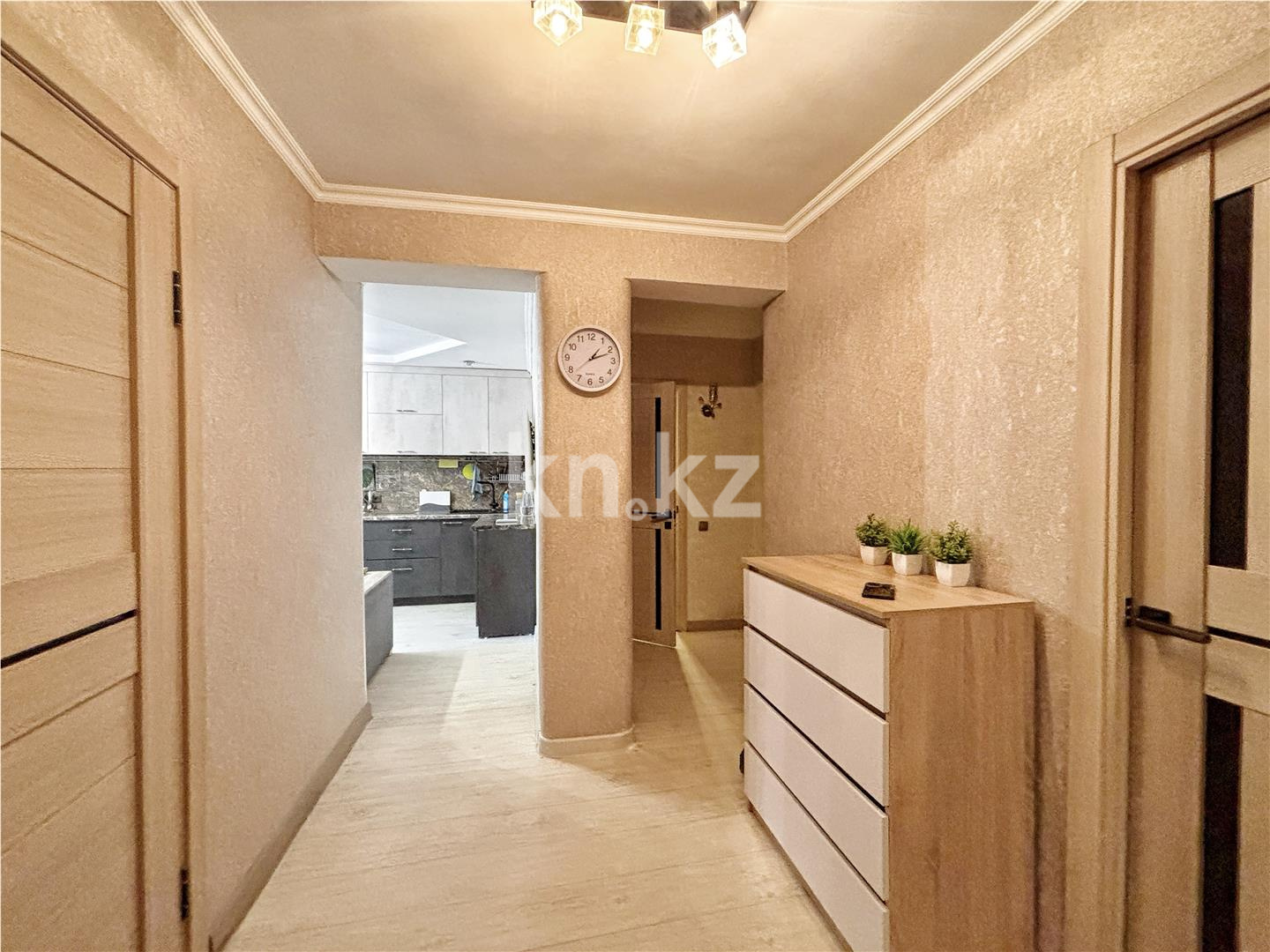 Продажа 3-комнатной квартиры, 65 м², ул. Крылова, дом  38 в Караганде - фото 9