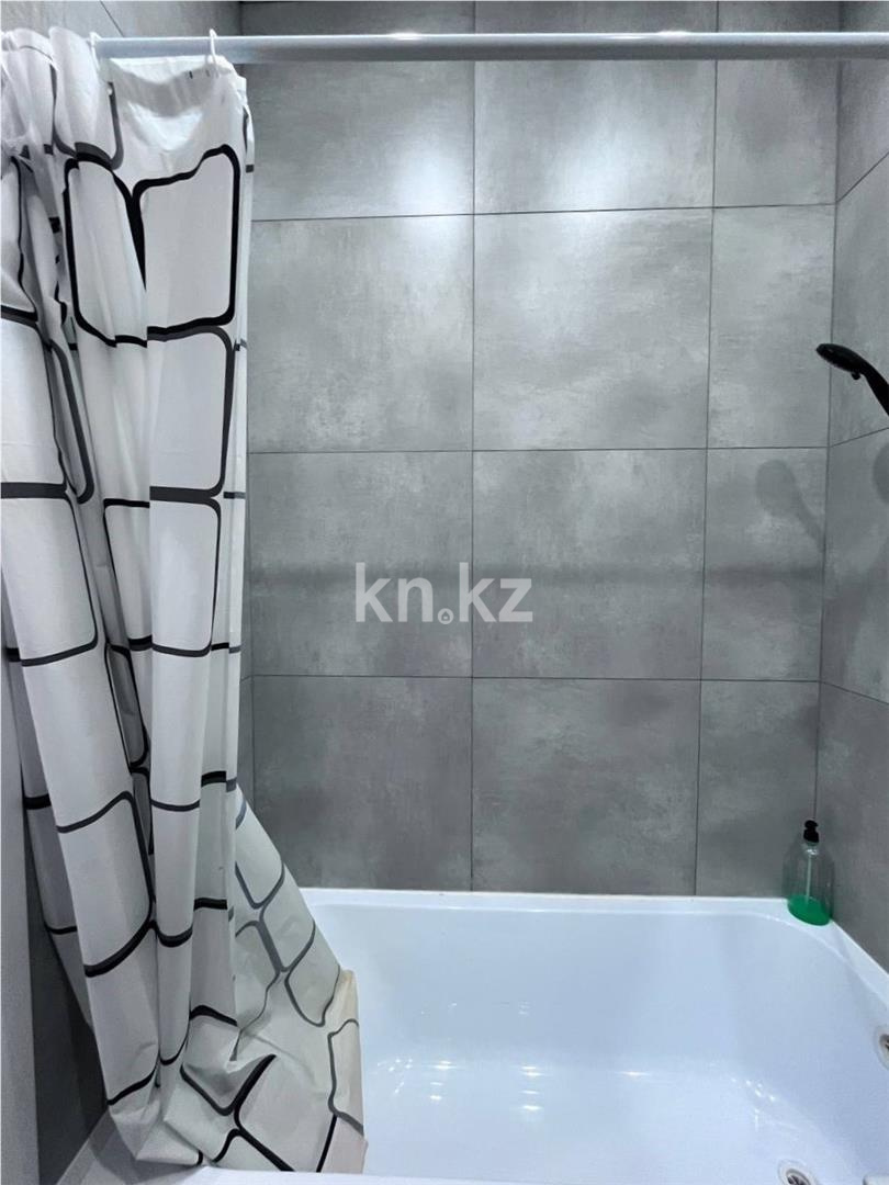 Продажа 2-комнатной квартиры, 40 м², 137 учетный квартал, дом  349 в Караганде - фото 19