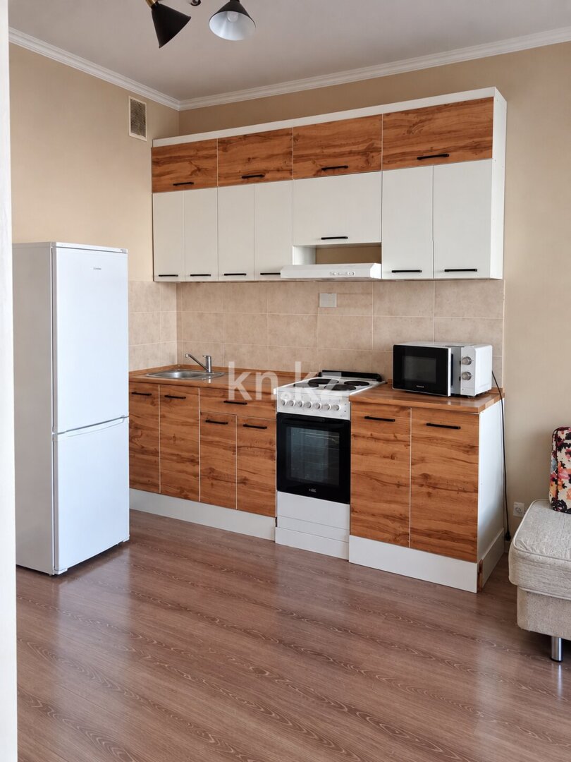 Аренда 2-комнатной квартиры, 67 м² в Астане